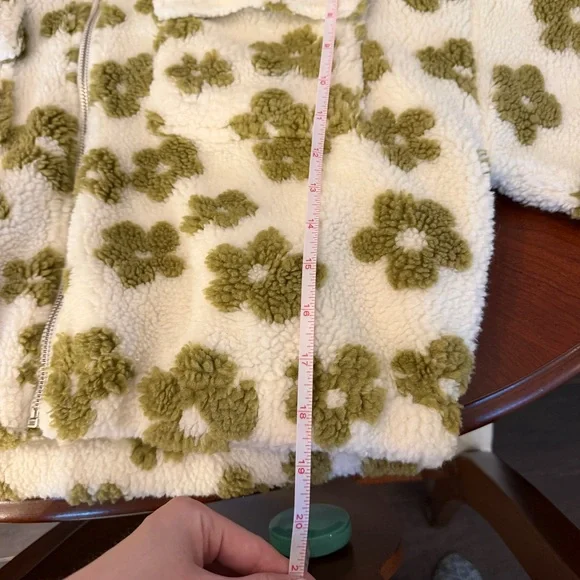 Le Lis White and Green Flower Sherpa Jacket Floral Size Medium - Picture 8 of 8